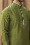 Arihant Rai Sinha_Green Kurta Art Silk Embroidered Floral Mandarin Collar Set _at_Aza_Fashions