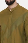 Mayank Modi - Men_Green Malai Cotton Plain Mandarin Collar Pintuck Shirt _at_Aza_Fashions