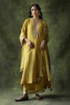 Buy_Begum_Yellow Kurta Crinkled Silk Embroidery Mirror V Neck Bahaar Set  _at_Aza_Fashions
