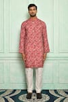 Adara Khan_Peach Soft Cotton Floral Paisley Pattern Kurta _Online_at_Aza_Fashions