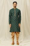 Arihant Rai Sinha_Green Handloom Cotton Embroidery Traditional Digital Print Kurta _Online_at_Aza_Fashions