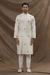 The Men's Kompany_White Chanderi Silk Embroidered Thread Kurta _Online_at_Aza_Fashions