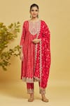 Buy_Samyukta Singhania_Red Viscose Rayon Print Geometric Notched Neck Kurta Set _at_Aza_Fashions