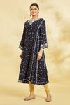 Naintara Bajaj_Blue Daisy Print Kurta _Online_at_Aza_Fashions