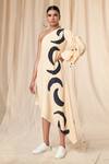 Buy_Masaba_Ivory Natural Crepe Print Mooncrest Asymmetric Neck One Shoulder Kaftan _at_Aza_Fashions