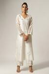Buy_Anantaa By Roohi_Off White Silk, Chanderi Embroidery, Zari V-neck Kurta With Pant _at_Aza_Fashions