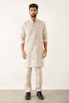 Buy_Son of A Noble Snob_Ivory 100% Linen Printed Floral Halles Grid And Kurta  _Online_at_Aza_Fashions