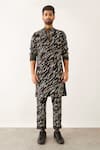 Buy_Son of A Noble Snob_Black 100% Linen Printed Graphic Souk Slant Kurta  _Online_at_Aza_Fashions