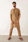 Buy_Son of A Noble Snob_Brown 100% Linen Printed Floral Roan Catchfly Kurta _at_Aza_Fashions