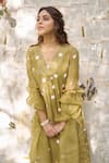 NAAZ BY NOOR_Green Cotton Chanderi Embroidered And Embellished Thread & Daisy Kurta Pant Set _Online