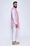 Arjuun Kilachand_Pink Linen, Silk Embroidery Chevron Resham Bundi And Kurta Set _Online_at_Aza_Fashions