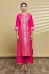 Samyukta Singhania_Pink Liva Pattern Geometrical Round Kurta Set _Online_at_Aza_Fashions