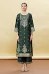 Samyukta Singhania_Green Kurta Liva Floral Round Bloom Pattern Straight Set _Online_at_Aza_Fashions