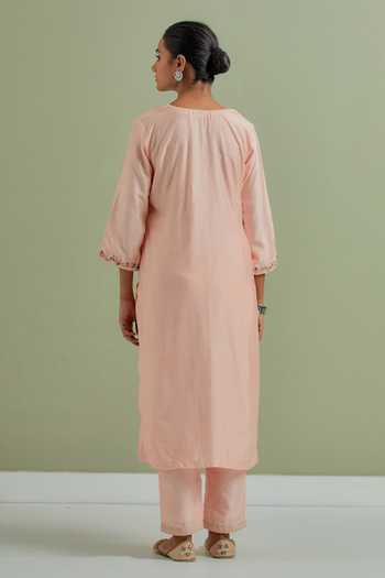 Shop_Priya Chaudhary_Peach Chanderi Silk, Kota Doria Embroidery Split V-neck Floral Kurta Set _at_Aza_Fashions