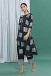 Buy_BANANA labs_Black Cotton Printed Geometric Round Straight Kurta And Pant Set _Online_at_Aza_Fashions