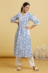Buy_Samyukta Singhania_Blue Cotton Lace V-neck Floral Handblock Print Kurta With Pant _at_Aza_Fashions