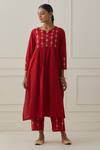 Buy_Kamaltaas_Red Cotton Slub Hand Embroidered Pittan Notched Sleeve And Yoke Kurta Set _Online_at_Aza_Fashions