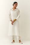 Buy_Anantaa by Roohi_Off White Silk Chanderi Embroidered Floral Notched Neck Kurta _at_Aza_Fashions