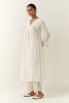 Buy_Anantaa by Roohi_Off White Silk Chanderi Embroidered Thread V Neck Floral Kurta _Online_at_Aza_Fashions