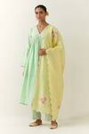 Buy_Anantaa by Roohi_Yellow Embroidered Thread Silk Chanderi Floral Dupatta _at_Aza_Fashions