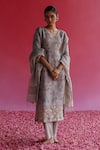 Taisha_Grey Kurta Pure Linen Silk Handloom Woven Floral Scallop V Neck Swaroop Set _Online_at_Aza_Fashions