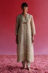 Buy_Taisha_Green Linen, Silk Sequins V-neck Gulbag Rosette Pattern Kurta _at_Aza_Fashions