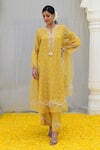 Buy_Label Niti Bothra_Yellow Banaras Silk Base Embroidered Resham Round Applique Kurta Farshi Pant Set _at_Aza_Fashions