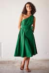 Buy_Kharakapas_Green Cotton Poplin Plain Asymmetric Peas In A Pod One Shoulder Dress  _at_Aza_Fashions