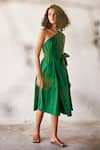 Buy_Kharakapas_Green Cotton Poplin Plain Asymmetric Peas In A Pod One Shoulder Dress  _Online_at_Aza_Fashions