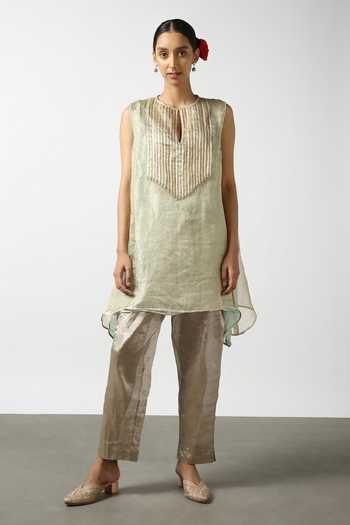 Buy_LATHA PUTTANNA_Blue Silk Tissue Embroidery Gota Keyhole Sleeveless Stripe Kurta And Pant Set _at_Aza_Fashions
