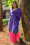 Buy_Kavya Singh Kundu_Purple Silk Embroidery V-neck Samantha Handwoven Mulberry Kaftan _at_Aza_Fashions