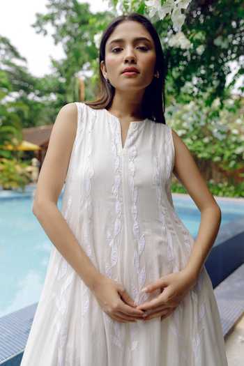 Kavya Singh Kundu_White , Handloom Embroidery Round Sienne Handwoven Mulmul Dress _Online_at_Aza_Fashions