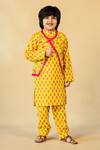 Buy_JILMIL DREAMWEAR_Yellow Cotton Printed Jaipuri Jacket And Kurta Set _at_Aza_Fashions