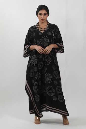 Buy_Krishna Mehta_Black Modal Embroidery V-neck Block Print Kaftan _at_Aza_Fashions