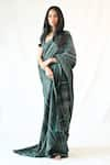 Buy_TIL_Emerald Green Cotton Silk Satin Hand Painted Stripe V Neck Saree With Blouse _at_Aza_Fashions