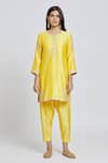 Samyukta Singhania_Yellow Kurta And Pant Silk Chanderi Embroidered Gota Round Aari Work Set _Online_at_Aza_Fashions