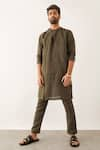 Buy_Son of A Noble Snob_Green 100% Linen Plain Daha Panelled Kurta Set  _at_Aza_Fashions