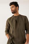 Son of A Noble Snob_Green 100% Linen Plain Daha Panelled Kurta Set  _at_Aza_Fashions