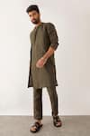 Buy_Son of A Noble Snob_Green 100% Linen Plain Daha Panelled Kurta Set  