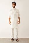 Buy Son Of A Noble Snob White Linen Stela Textured Kurta Set Online at Aza Fashions Buy_Son Of A Noble Snob_White Linen Stela Textured Kurta Set _Online_at_Aza_Fashions