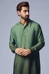 Shop_Chatenya Mittal_Green Cotton Silk Plain Ombre Kurta Set _at_Aza_Fashions