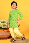 Saka Designs_Green Cotton Printed Bandhani Kurta And Dhoti Pant Set  _Online_at_Aza_Fashions