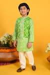 Saka Designs_Green Cotton Printed Bandhani Kurta And Pyjama Set  _Online_at_Aza_Fashions