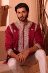 Shreyansh Designs_Red Padma Silk Embroidery Floral Farmaan Thread Kurta With Pant  _Online_at_Aza_Fashions