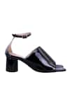 ZORI WORLD_Black Solid Gemini Split Toe Heels_Online_at_Aza_Fashions