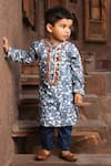 Buy_FAYON KIDS_Blue Cotton Printed Paisley Kurta And Pant Set _at_Aza_Fashions