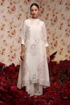 Buy_Vrinda by Pundrik Dubey_Ivory Chanderi Silk Embroidered Floral Mandarin Kurta And Pant Set _at_Aza_Fashions