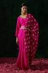 Buy_Pink City By Sarika_Pink Silk Pearls, Embroidery, Chains V-neck Shibori Print Pre-draped Saree Set _at_Aza_Fashions