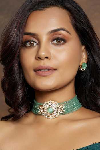 Buy_Joules by Radhika_Green Metallic Thread, Stones Handcrafted Kundan Embellished Choker Set _at_Aza_Fashions
