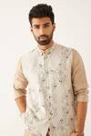 Shop_Son of A Noble Snob_Ivory 100% Linen Printed Village Geometric Bundi For Men_Online_at_Aza_Fashions